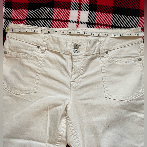 Maurices vintage white flare jeans 2 button - Picture 6 of 9